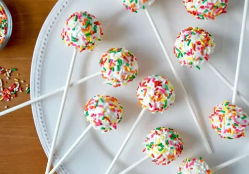 no-bake-cheesecake-cookie-pops-recipe-1